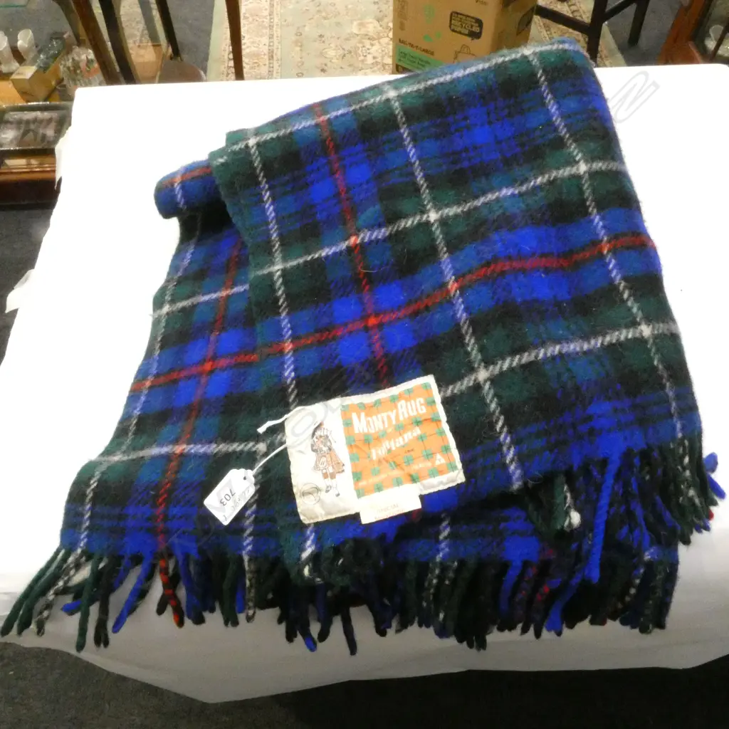 VINTGAE WOOLLEN RUG Image 1++