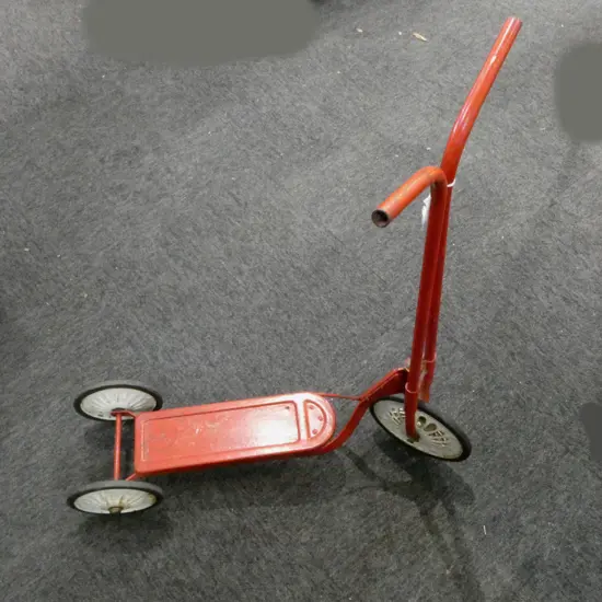 VINTAGE RED SCOOTER H.765mm