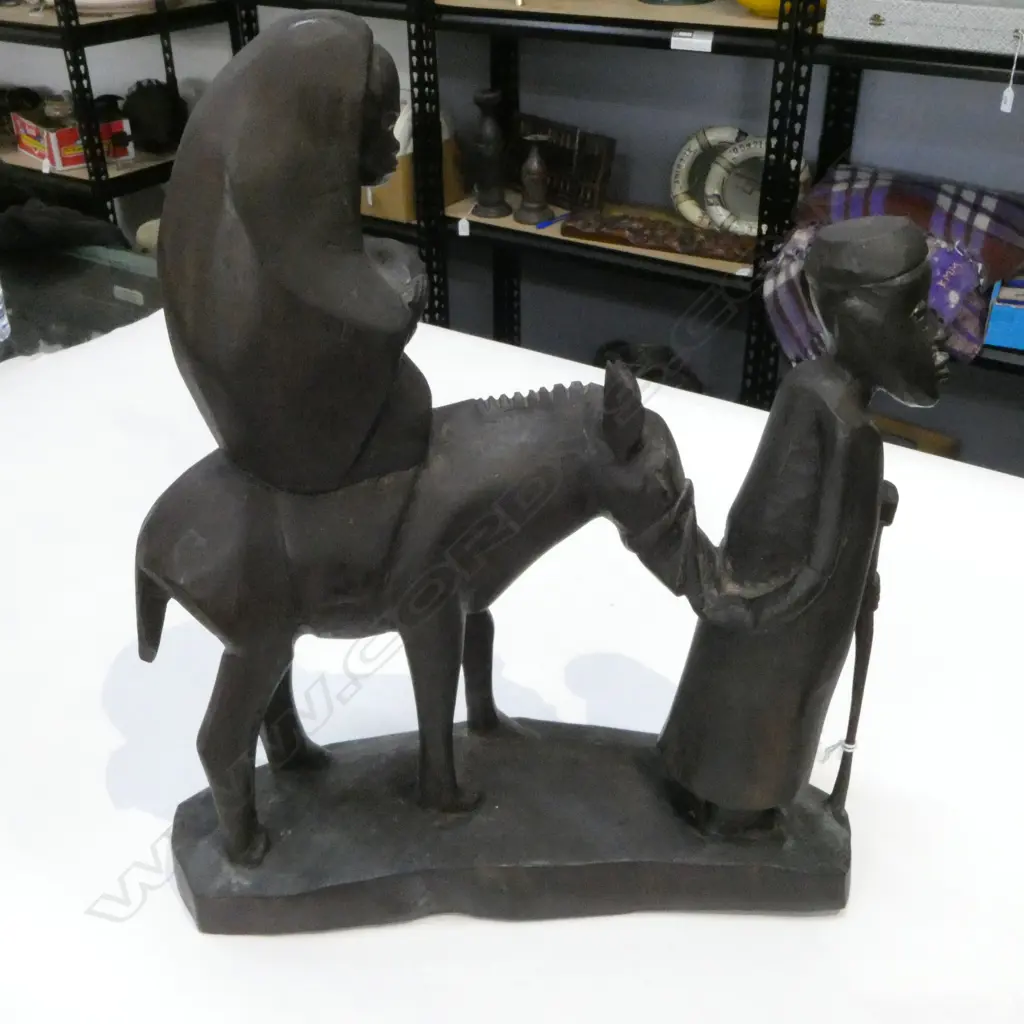VINTAGE AFRICAN HARDWOOD NATIVITY CARVING, 320 x280mm Image 1++