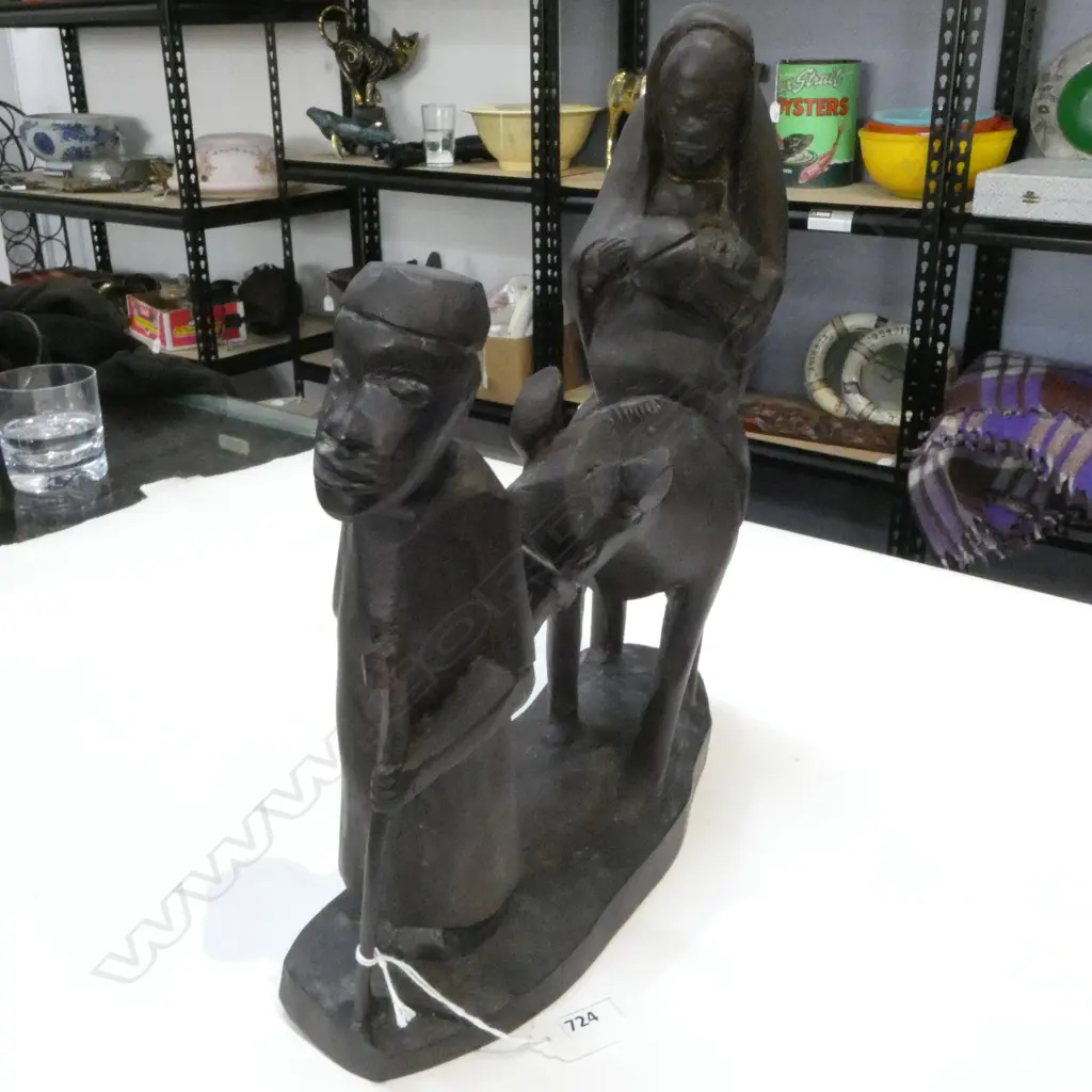 VINTAGE AFRICAN HARDWOOD NATIVITY CARVING, 320 x280mm Image 1++