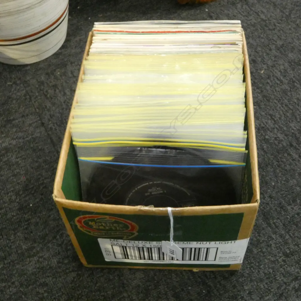 COLLECTION 45 RECORDS: Jim Reeves + Elvis Presley + The Beatles etc Image 1++