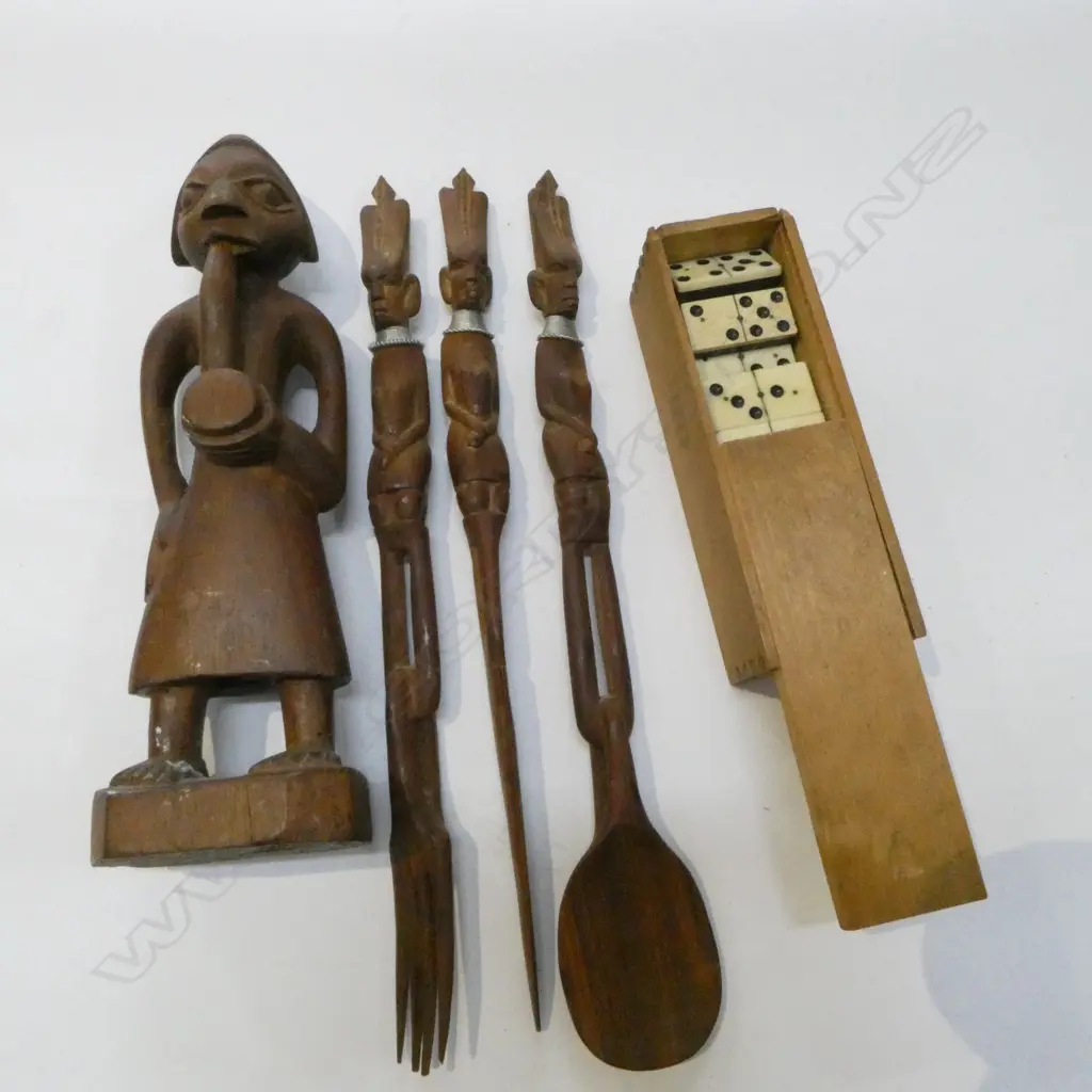 4 PCS VINTAGE AFRICAN CARVING & BONE/EBONY DOMINOES Image 1++