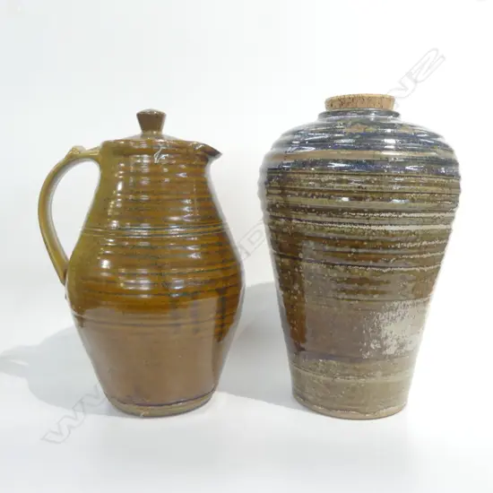2 LRG PCS NZ STUDIO POTTERY; URN SHAPED VESSEL w CORK STOPPER H.300mm & LIDDED EWER H.280mm(sml chip to rim)