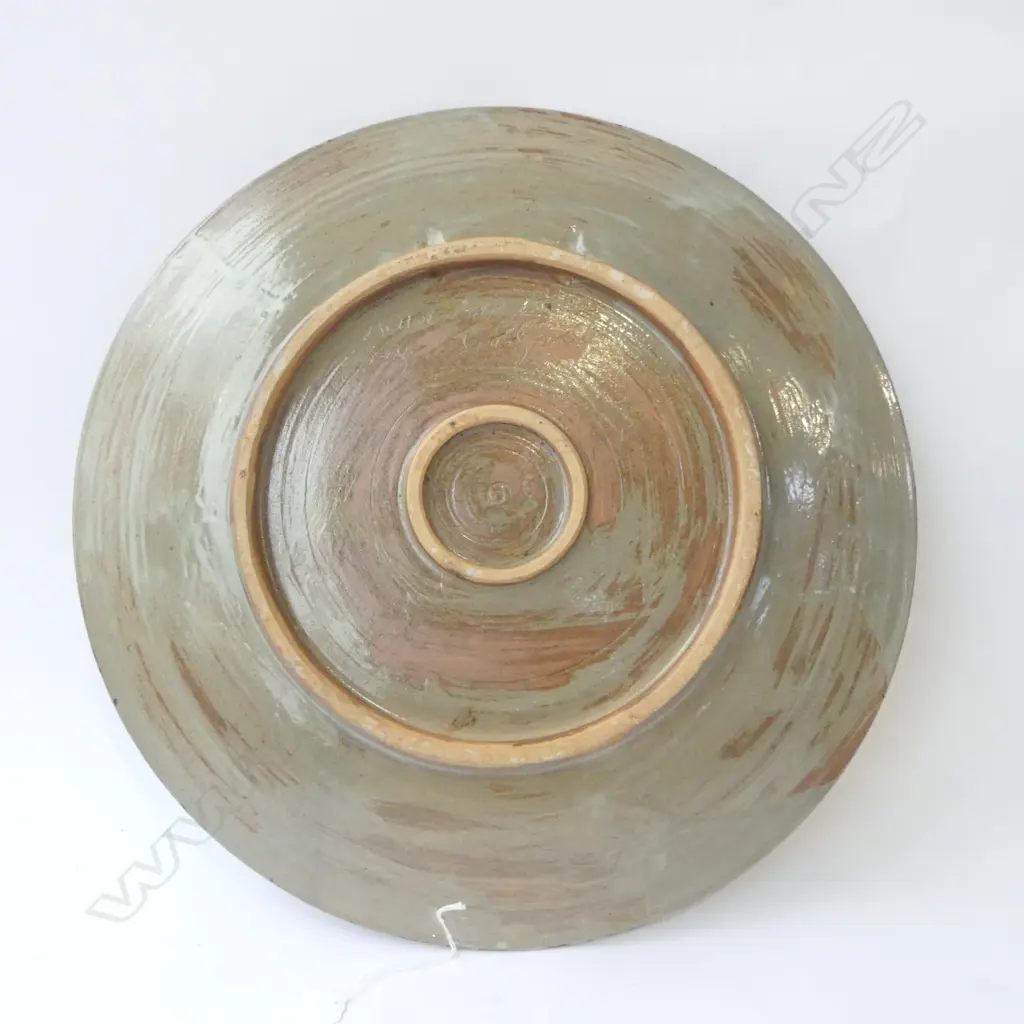 KEUM SUN LEE, X LRG PLATTER, RED FLOWERS, DIA.500mm (sml damaged to unglazed surface) Image 1++