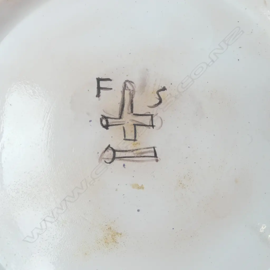 LARGE STUDIO POTTERY CHARGER DIA410MM Image 1++