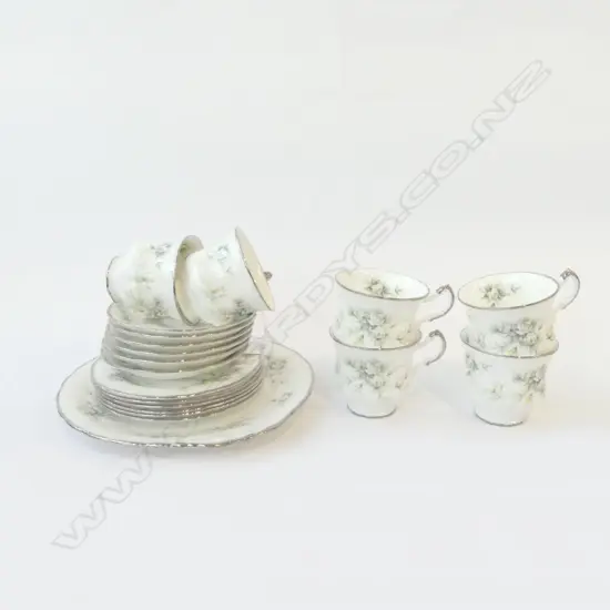 PARAGON TEASET FIRST LOVE PAT CAKE PLATE & 6 CSPS