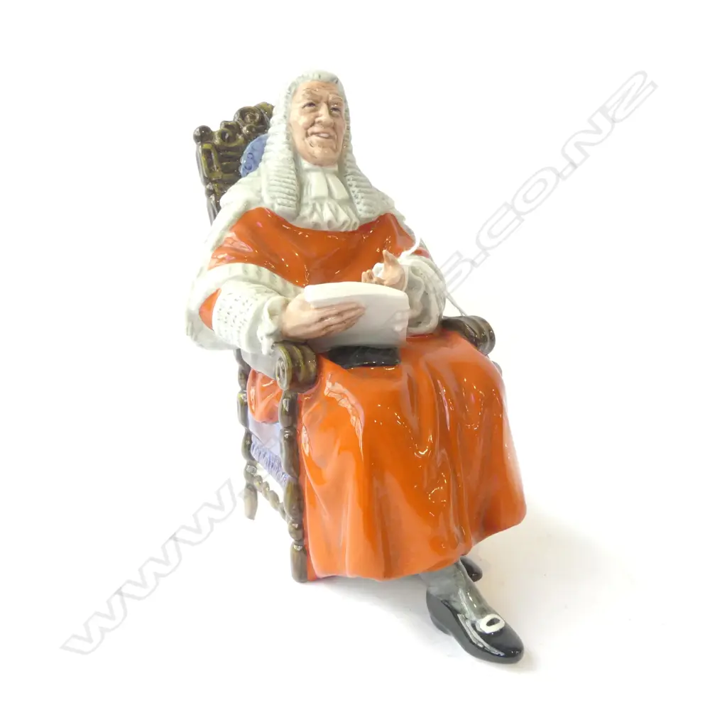 R/D FIGURE THE JUDGE H170MM Image 1++