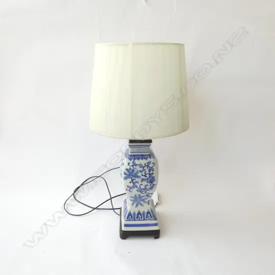 ORIENTAL B/W TABLE LAMP H.660mm