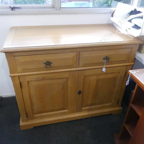 MODERN OAK SIDEBOARD 1100x520x860mm