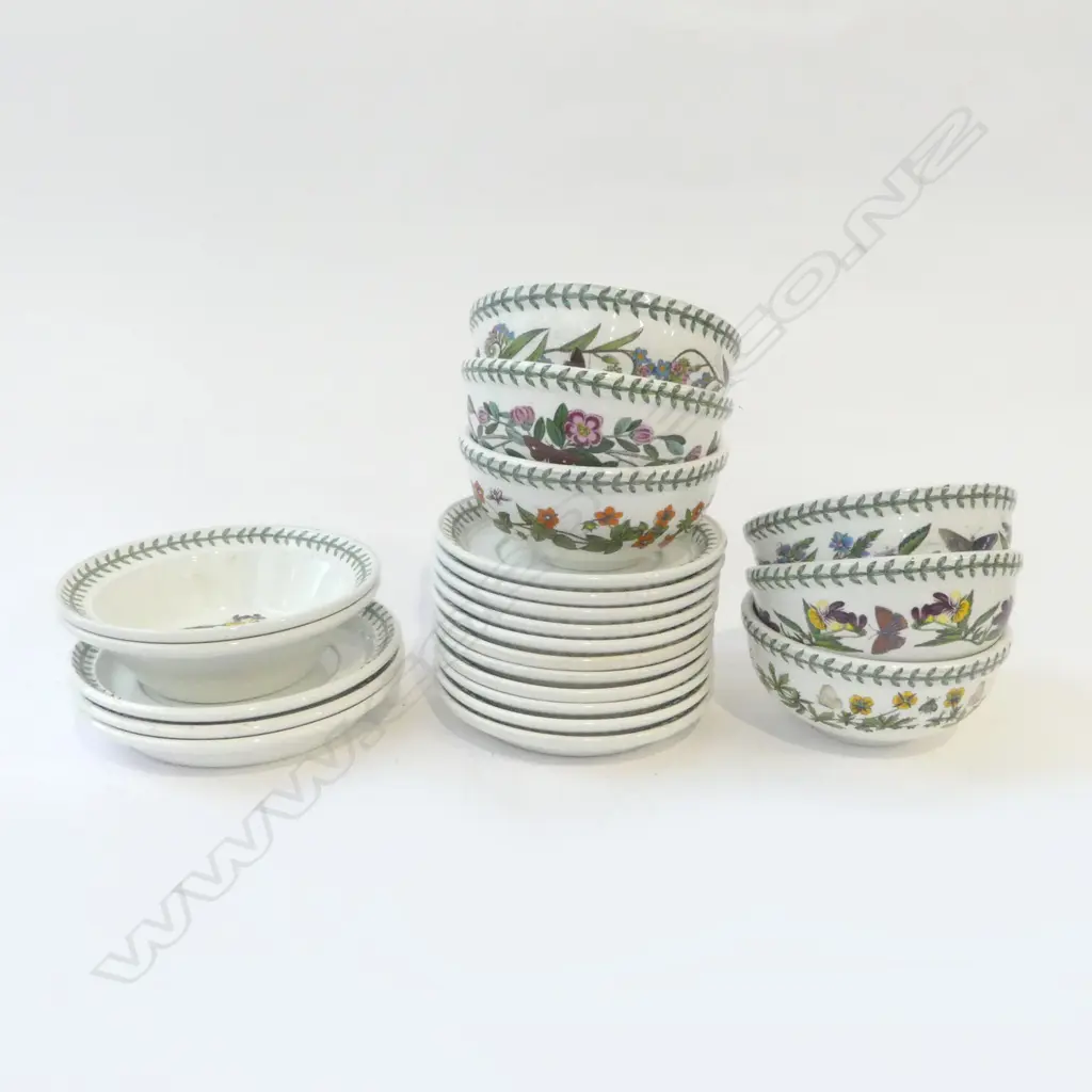 COLLECTION OF PORTMERION SOUP COUPES Image 1++