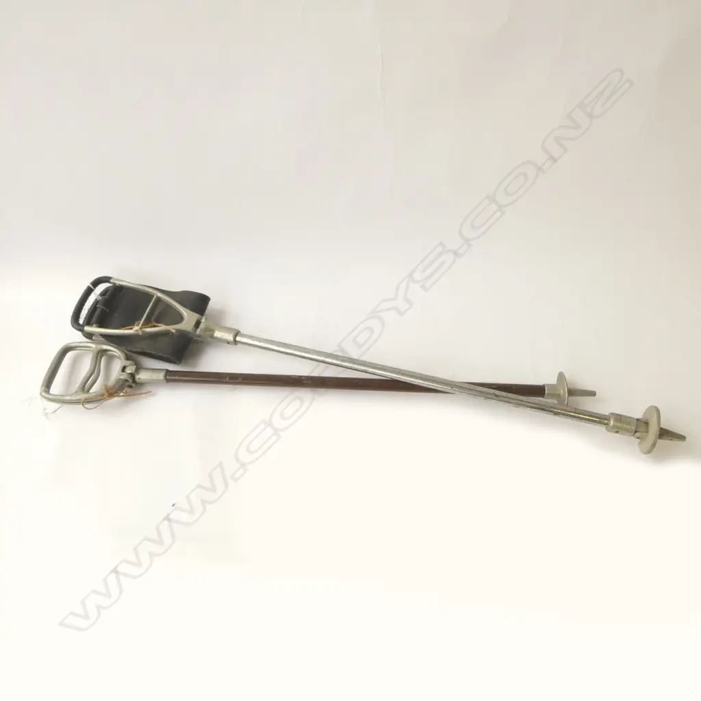 2 SHOOTING STICKS H.820mm Image 1++