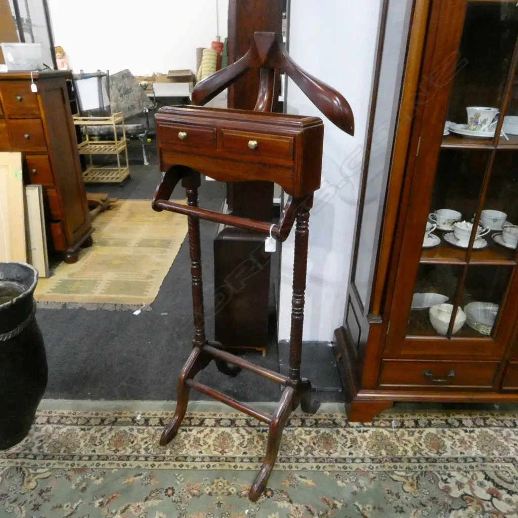 MAHOGANY VALET STAND Image 1++