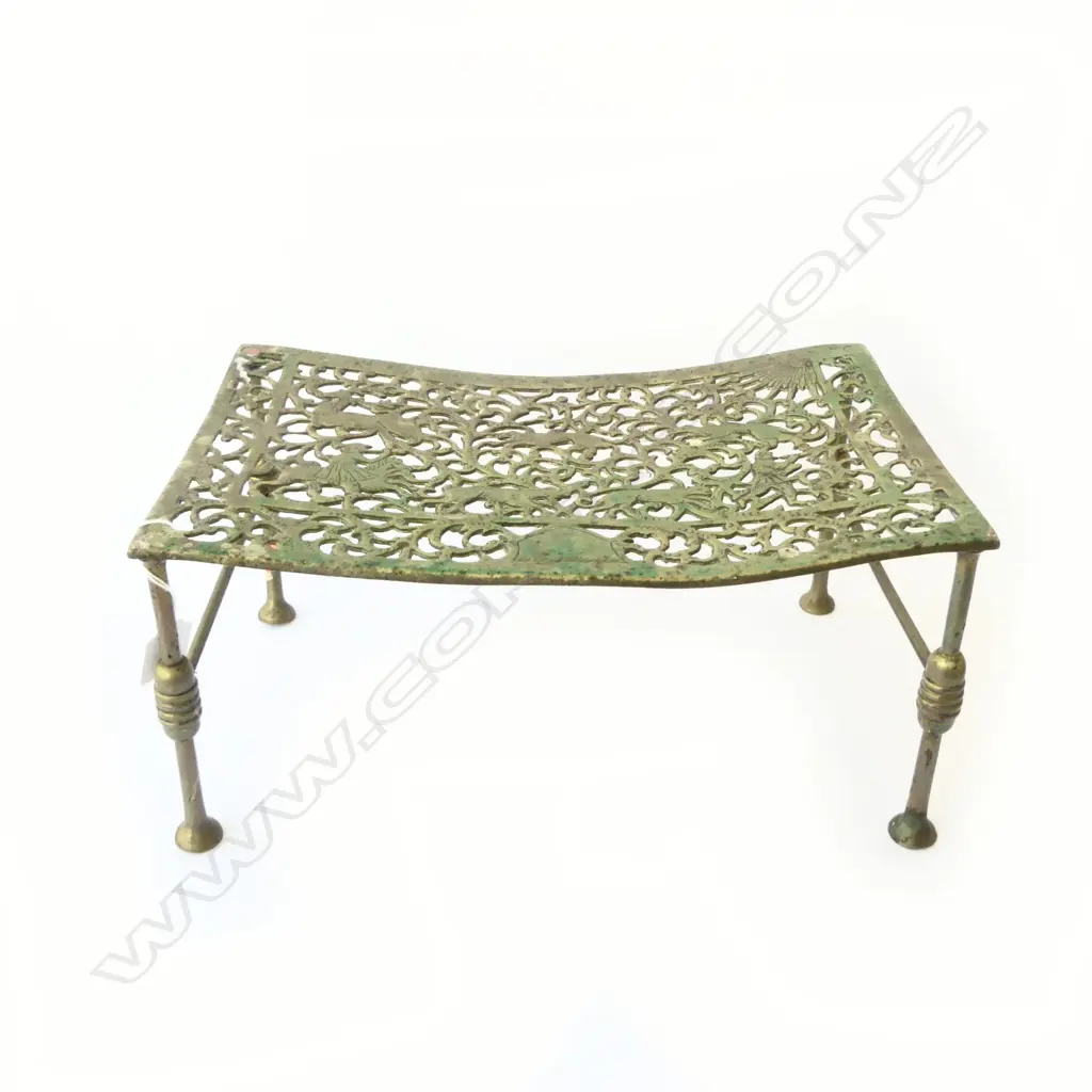 BRASS STOOL with hunting motif W.350mm Image 1++