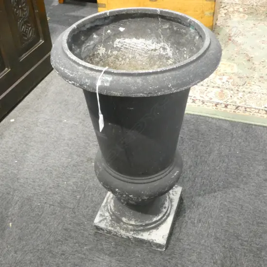 LG BLACK FIBREGLASS PLANTER URN H.670MM cracks