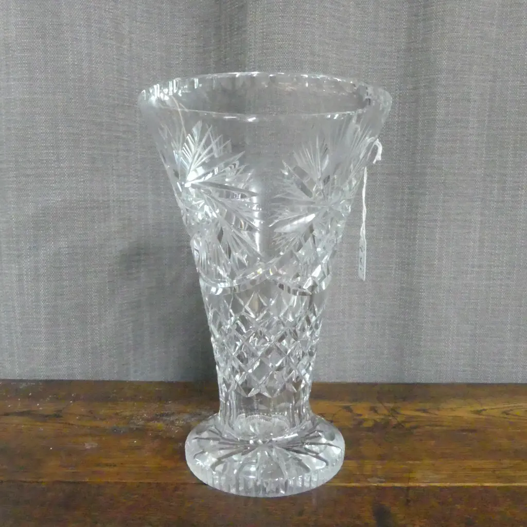 HEAVY CUT CRYSTAL VASE H260MM Image 1++