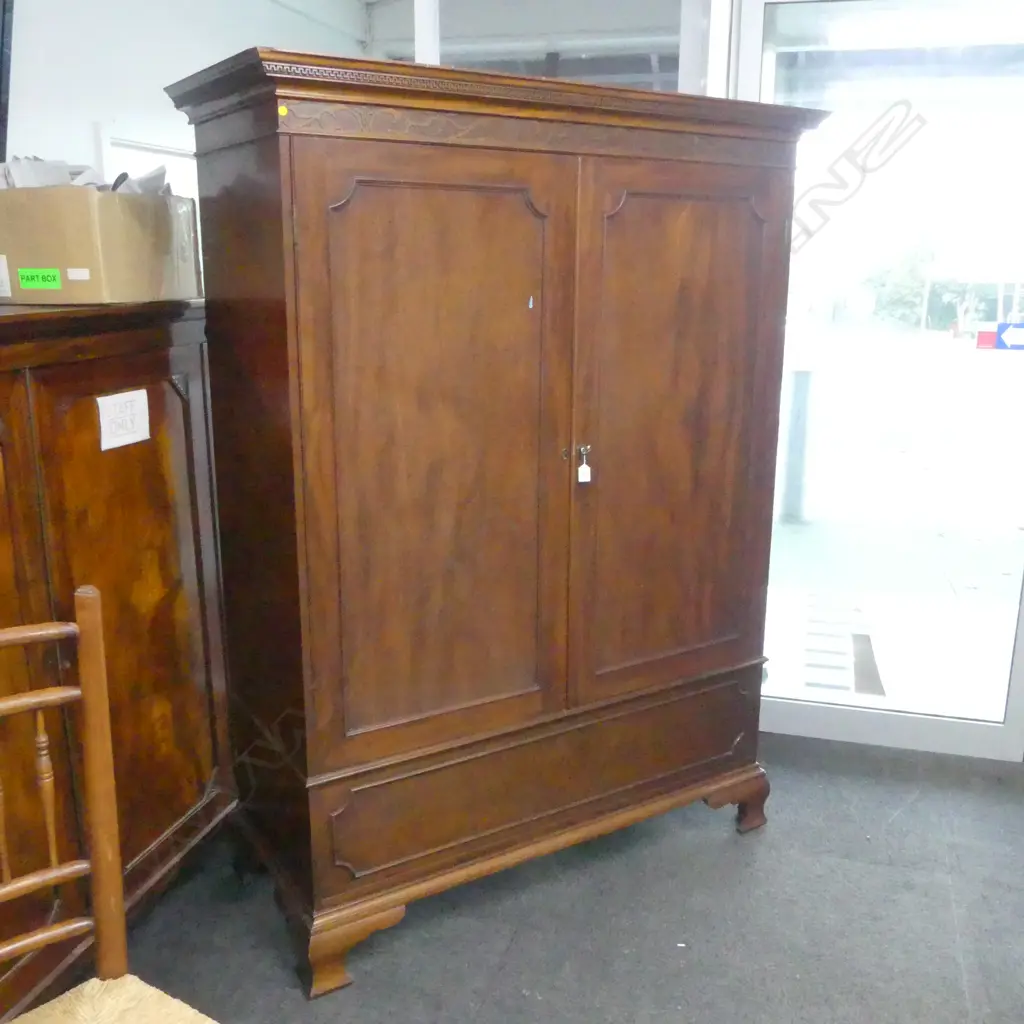 MAHOGANY WARDROBE 1330x510x1810mm Image 1++
