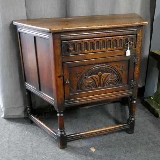 OAK JACOBEAN STYLE CABINET 980x490x840mm
