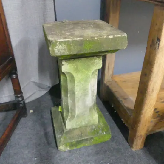 2 GARDEN PLINTHS 510MM HEIGHT