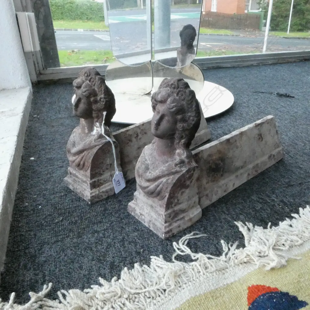 PR METAL CLASSICAL STYLE FIRE DOG L.320mm Image 1++