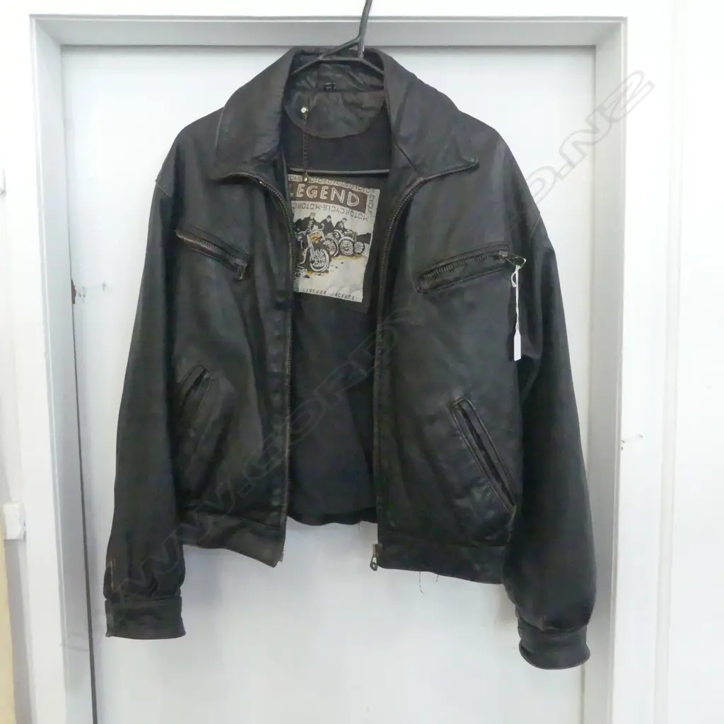BLACK LEATHER JACKET Image 1++