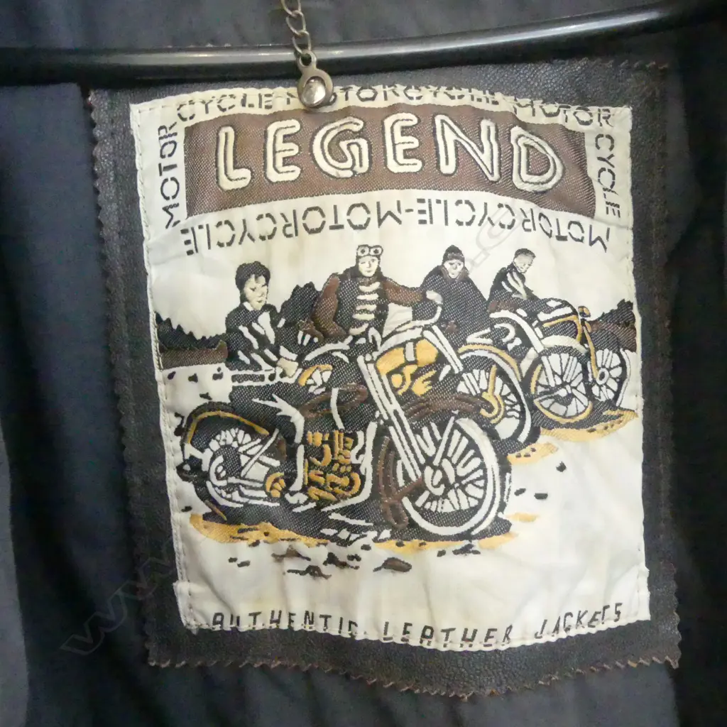 BLACK LEATHER JACKET Image 1++