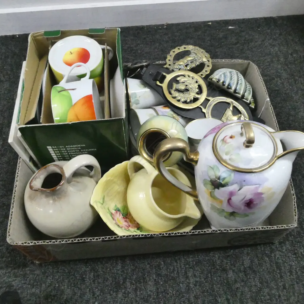 ASST. TRAY COLLECTABLES  Image 1++