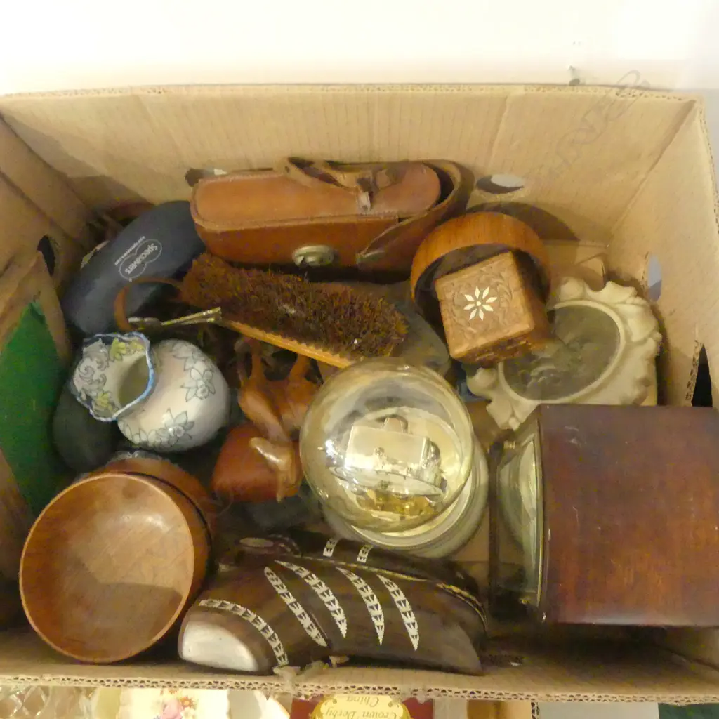 BOX OF CLOCKS ETHNIC WOOD PCS & VINTAGE COLLECTABLES Image 1++