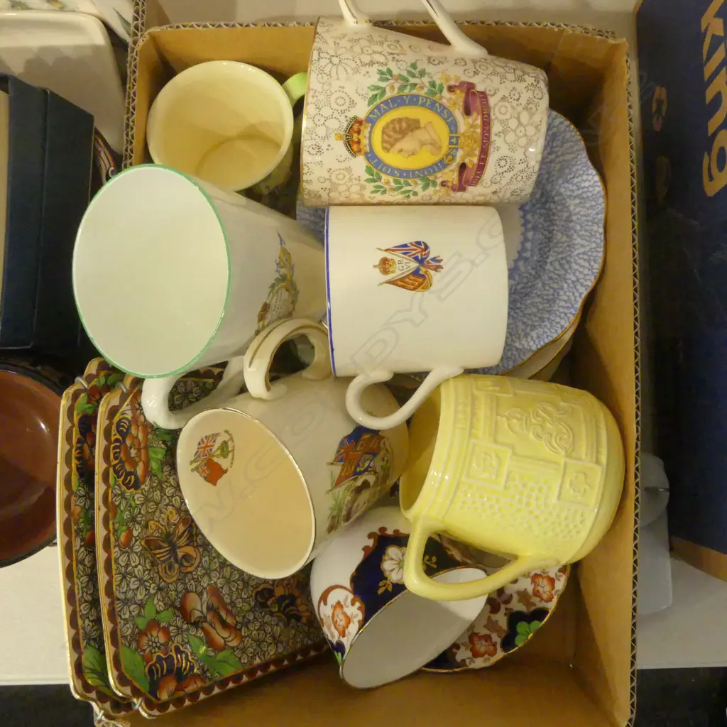 ASST. CHINA INCLUDING ROYAL COMM. WARE & 2 ROYAL DOULTON PLATES Image 1++