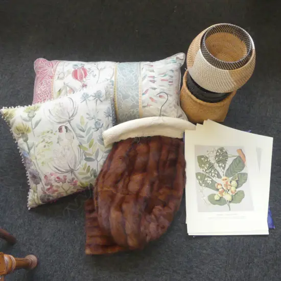 BOX LOT 2 CUSHIONS BASKETS FUR STOLE ETC