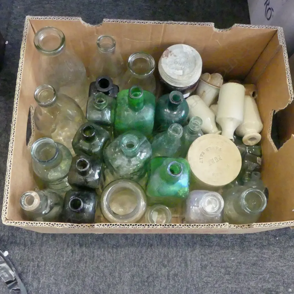 BOX LOT OVER 30 VINTAGE BOTTLE COLLECTION Image 1++