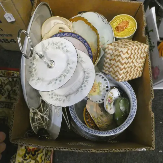 BOX OF CHINA PLATES DISHES ETC R/D AYNSLEY ETC