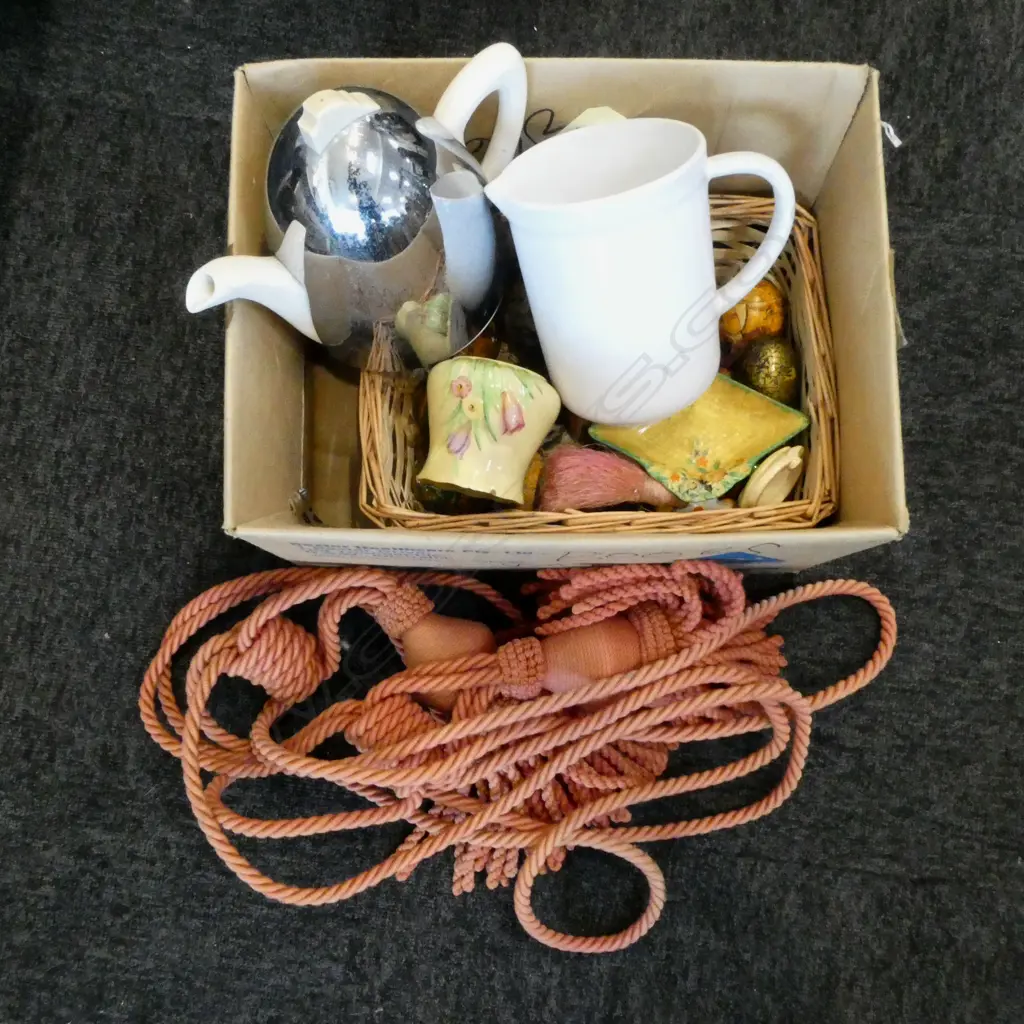 ASST. COLLECTIBLES INCLUDING CARLTON WARE, PAINTED WODEN EGGS, TASSELS etc Image 1++