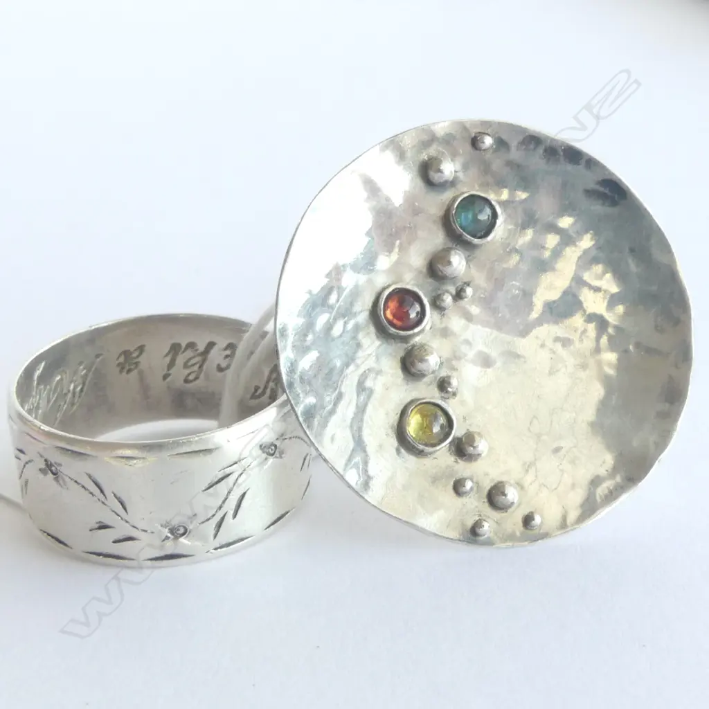 NZ S/SILVER DESIGNER RING & ANOTHER S/SILVER BAND RING SIZE T & U Image 1++