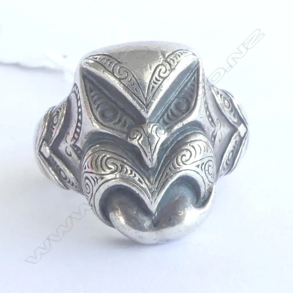 GENT'S SILVER MAORI WHEKU RING SIZE Y Image 1++