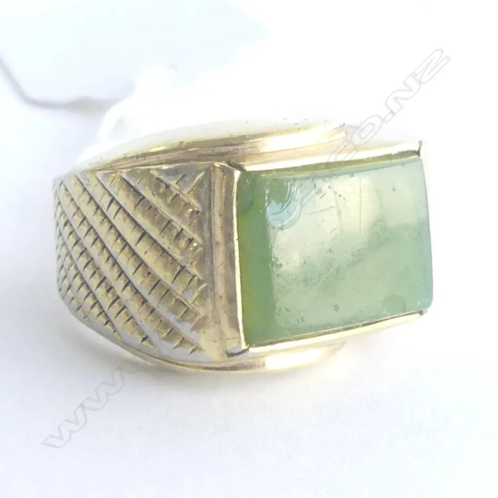 18ct GOLD PLATED & JADE RING (distressed condition) SIZE O Image 1++