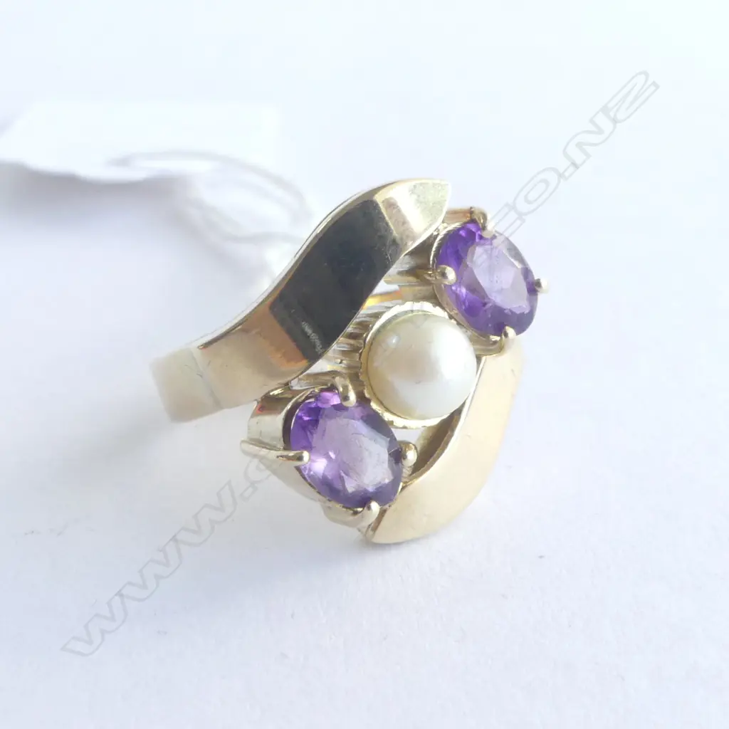14ct AMETHYST & PEARL RING 6.0gms SIZE M Image 1++