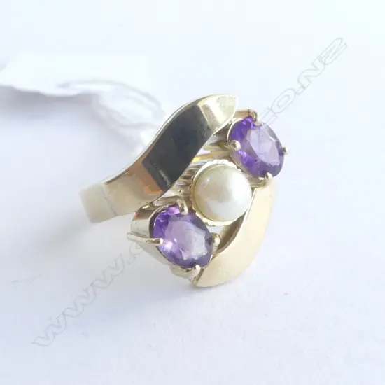 14ct AMETHYST & PEARL RING 6.0gms SIZE M