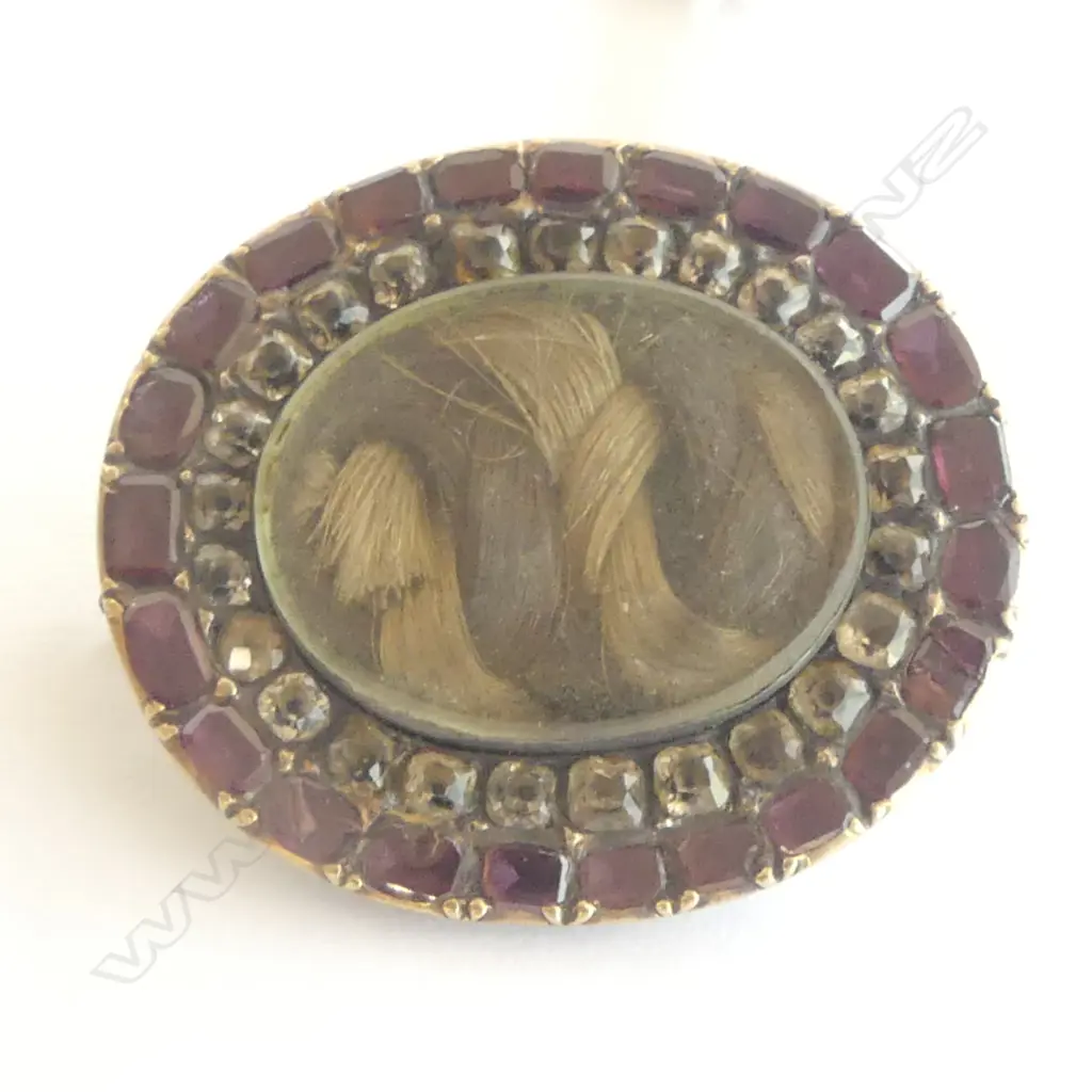 ANTIQUE MOURNING BROOCH NO PIN Image 1++