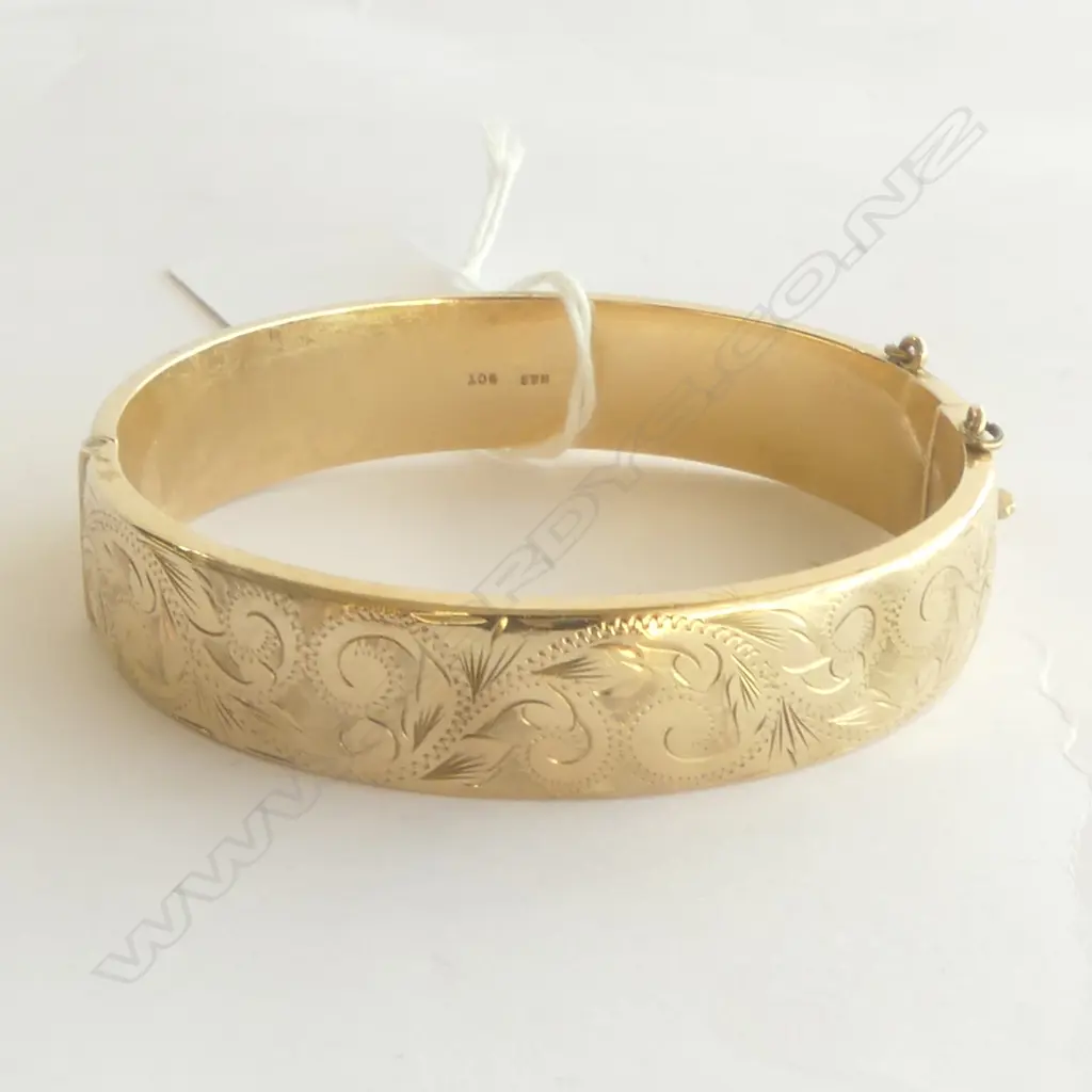 9CT GOLD BANGLE DENTS 17.2GMS Image 1++