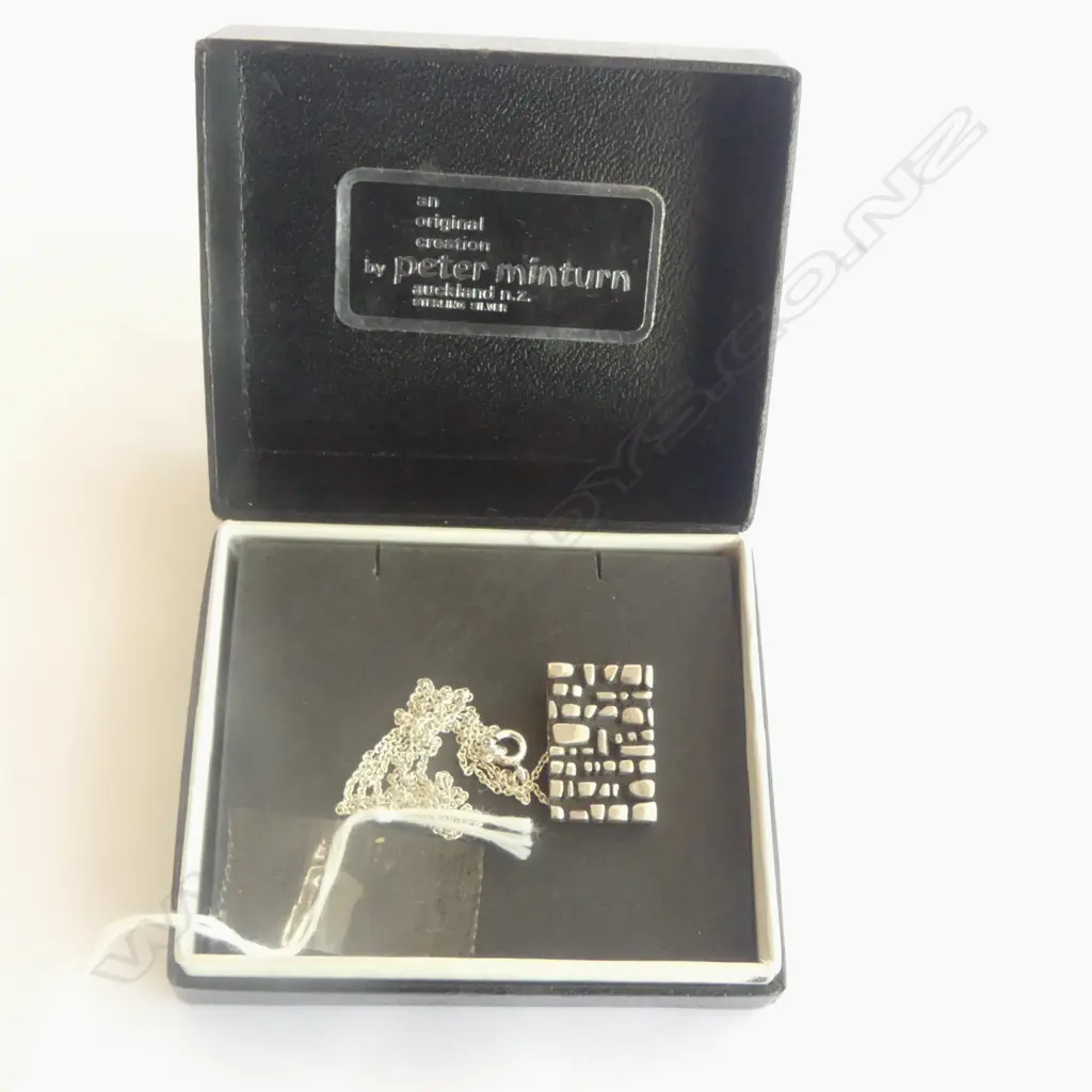 PETER MINTURN STG SILVER PENDANT (CONVERTED FROM CUFFLINK) ON STG CHAIN, L.500MM Image 1++