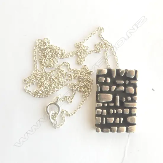 PETER MINTURN STG SILVER PENDANT (CONVERTED FROM CUFFLINK) ON STG CHAIN, L.500MM