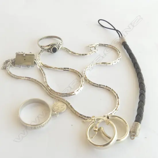 BOX OF STG SILVER JEWELLERY 16.4gms. rings. earrings. chain etc