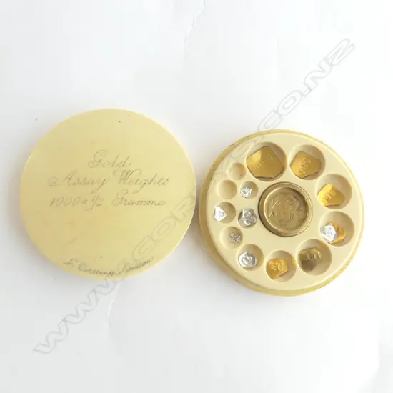 Set of gold assay weights manufactured by l oertling late 1800 