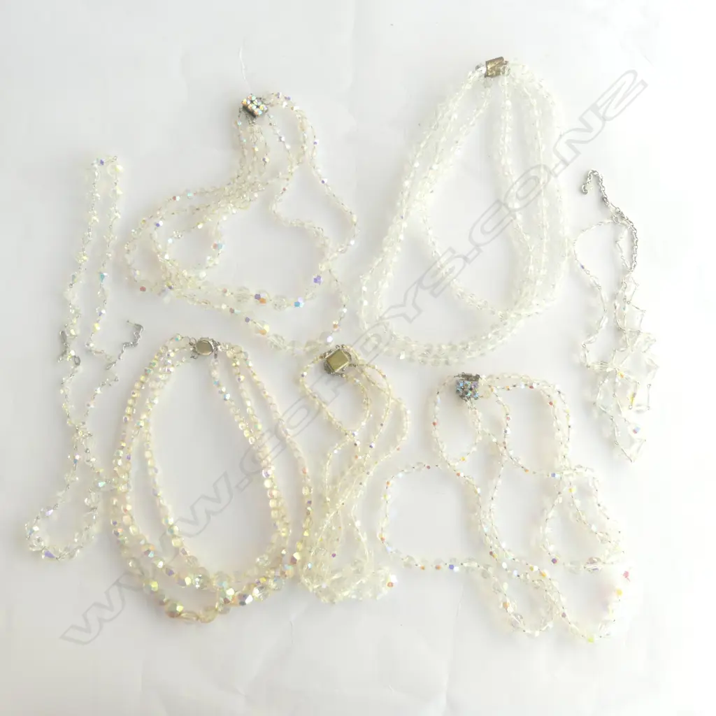 BAG OF CUT CRYSTAL NECKLACES Image 1++