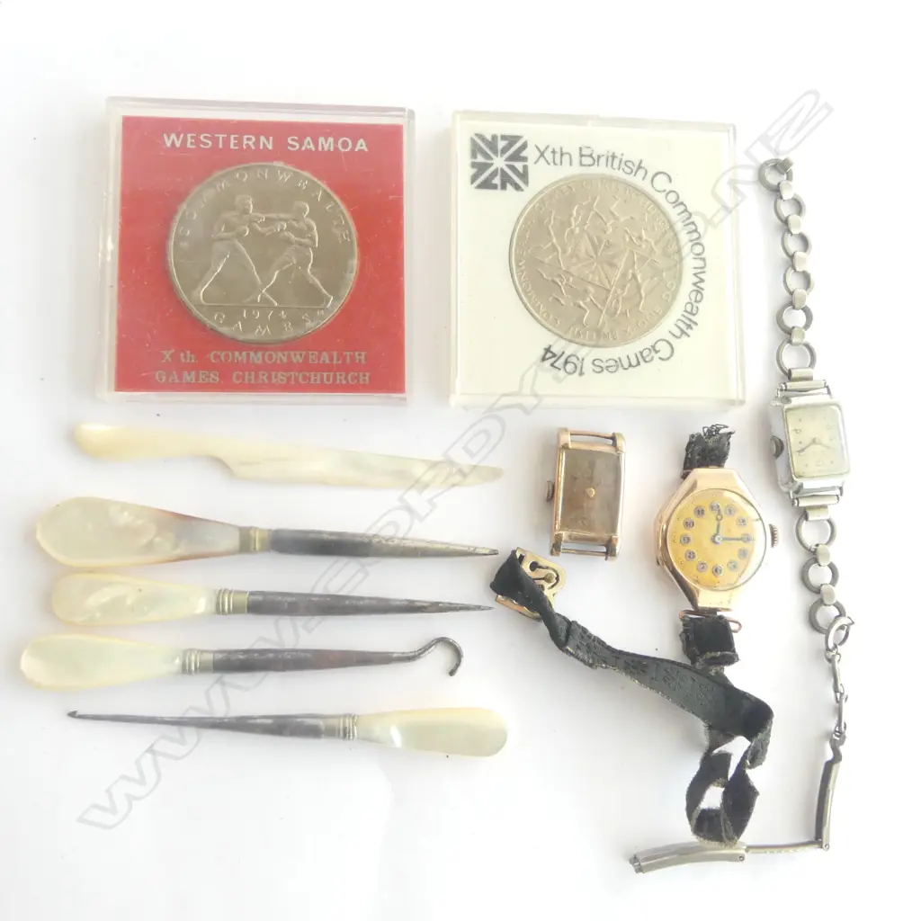 3 VINTAGE WATCHES (2 9ct CASED), MOP BUTTON HOOKS & 2 COMMEMORATIVE COINS Image 1++