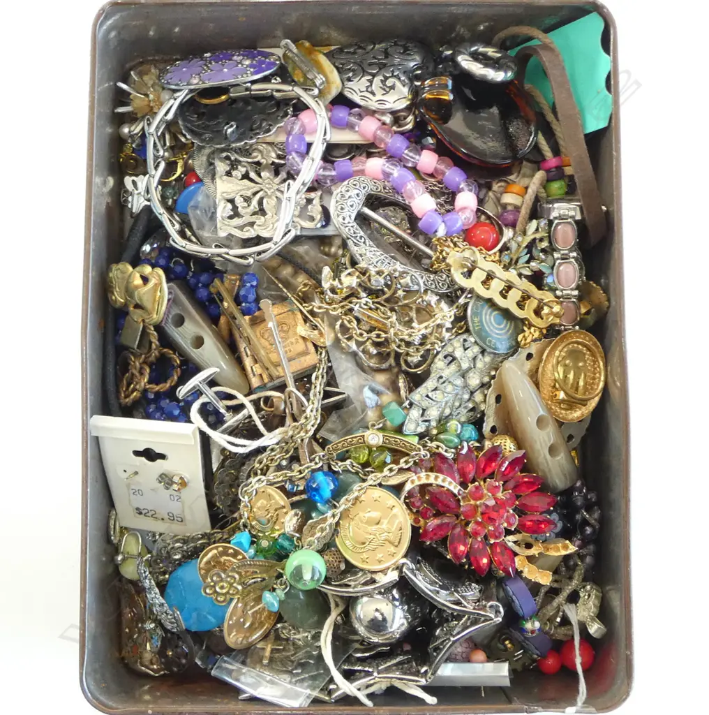 ASST. COSTUME JEWELLERY Image 1++