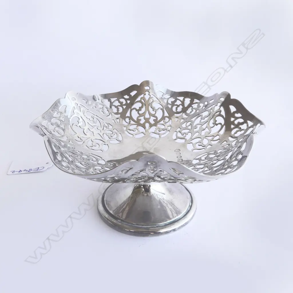 STG SILVER BON BON DISH, LONDON 1977, 119gms 140mm dia Image 1++