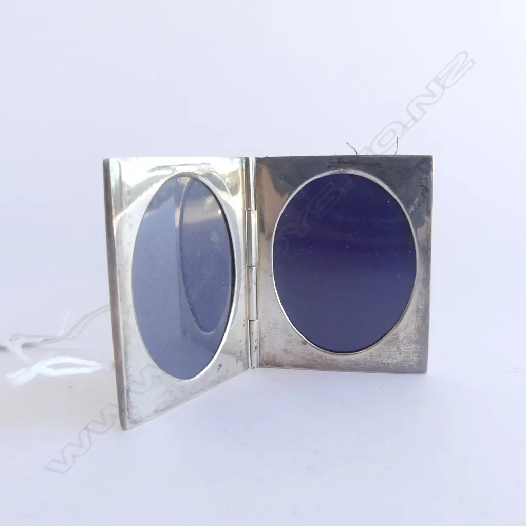 SMALL FOLDING S/SILVER DOUBLE PHOTO FRAME 37GMS Image 1++