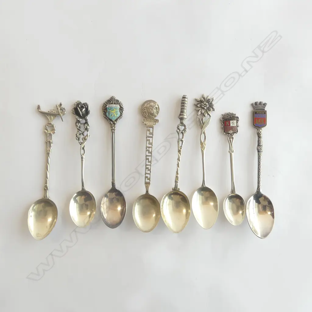 8 CONT SILVER SOV SPOONS 81GMS Image 1++