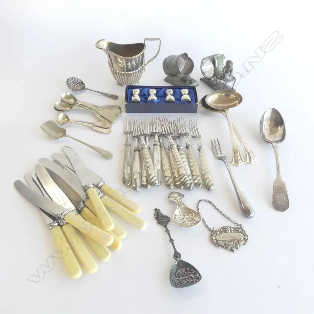 SMALL BOX EP CUTLERY CONDEMENTS  WHITE HANDLED KNIVES ETC Image 1++